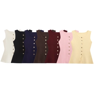 Débardeurs en tricot sans manches en sept couleurs avec boutons dorés décoratifs