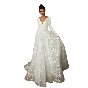Robe de mariée élégante blanche à manches longues avec col en V et broderie de dentelle