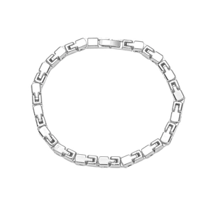 Minimalist silver interlocking G chain bracelet with polished metallic finish on white background