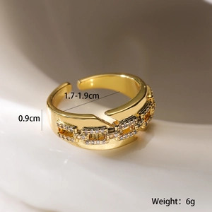 Macro shot showing 0.9cm width and adjustable 1.7-1.9cm inner diameter of the gold ring