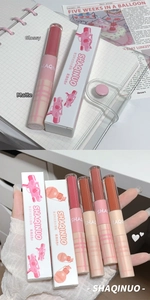 Dual-ended lip glaze featuring both glossy and matte textures for versatile lip makeup
