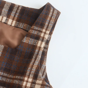 Vintage plaid oversized dress in brown woolen fabric with smooth inner lining