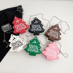 Mini sacs bandoulière sapin de Noël avec chaînes métalliques en six couleurs festives