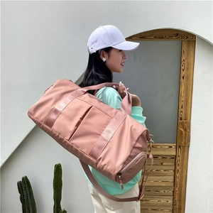 Détails du sac de sport en nylon rose imperméable avec poche latérale et sangle
