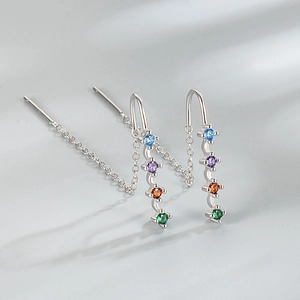 Boucles d'oreilles longues en argent 925 avec zircons colorés et design de vagues