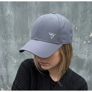 Close-up of a grey quick-dry baseball cap with stylish WY letter embroidery detail