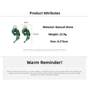 Detail specifications of green stone fringe earrings featuring dimensions 8.2x6cm and silver pin