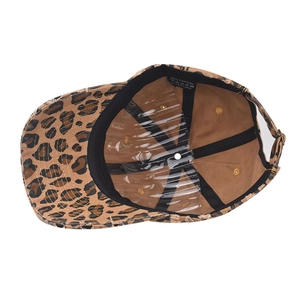 Classic leopard print cotton baseball cap with adjustable metal buckle and inner sweatband
