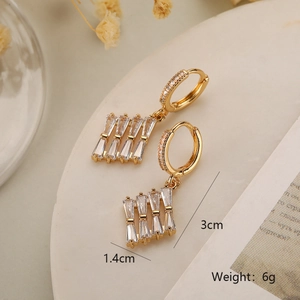 Detailed size view of 18K gold earrings with rectangular zircon and dimension labels