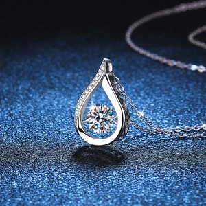 Sparkling 1 carat water drop moissanite pendant necklace in S925 sterling silver