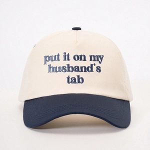 Casquette de baseball bicolore beige et marine avec slogan brodé husband's tab