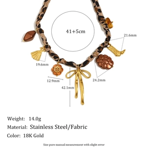 Collier en acier inoxydable plaqué or 18K avec tissu léopard et pendentifs cœur lune