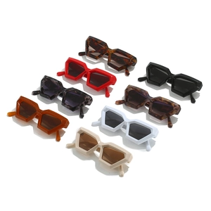 Irregular geometric frame sunglasses in various colors with high-quality dark lenses