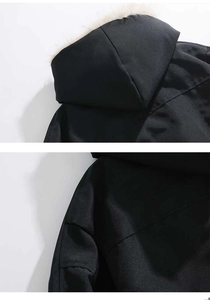 Detail van de winterparka met zachte kraag van imitatiebont en twill-materiaal