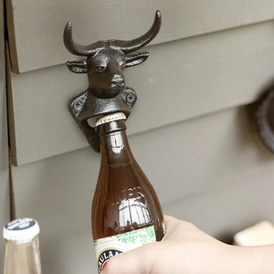 Abridor de botellas de cerveza de pared retro en hierro fundido con forma de toro