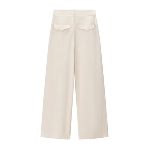 Pantaloni da donna color crema a vita alta, gamba larga con pieghe e tasca a pattina
