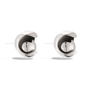 Pendientes geométricos en C con esferas plateadas pulidas y diseño moderno minimalista