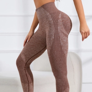 Leggings yoga a vita alta senza cuciture con effetto scrunch in marrone mélange