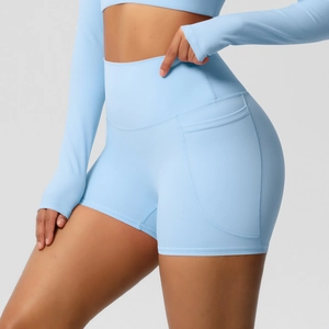 Short de yoga taille haute bleu clair avec poches latérales et tissu extensible séchant vite