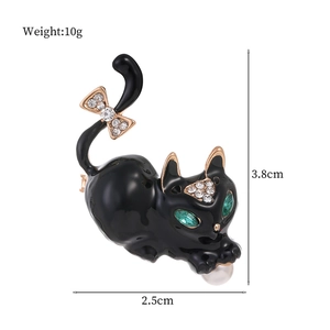 Vintage Katzenbrosche mit Emaille, Kristallen und Perle inklusive Maßen