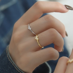 S925 sterling silver minimalist heart ring with cubic zirconia in gold and silver finish