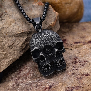 Vintage gothic one-eyed skull stainless steel pendant on a silver box chain