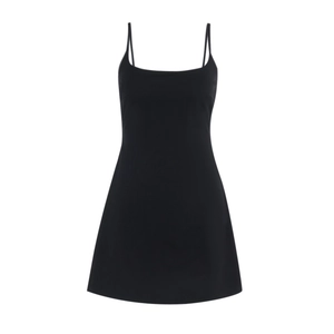 Robe noire moulante à fines bretelles avec encolure carrée et dentelle pour l'été