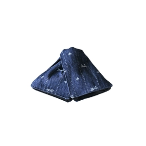 Pince à cheveux triangulaire en denim avec broderie papillon blanc élégante
