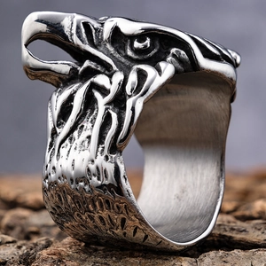 Vintage eagle ring in stainless steel with detailed feather texture for men