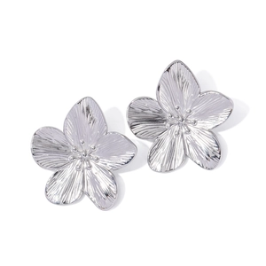 Elegant silver flower stud earrings in minimalist titanium steel for a modern look