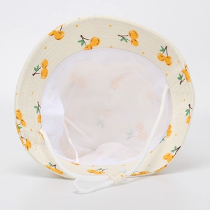 Chapeau soleil enfant crème avec motif cerise, doublure maille et cordon de serrage