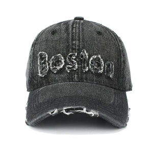 Vintage gewaschene schwarze Denim-Baseballkappe mit Boston-Patch und Distressed-Details