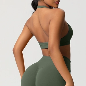 Détails de l'ensemble de sport vert foncé sans couture avec brassière dos nu et legging