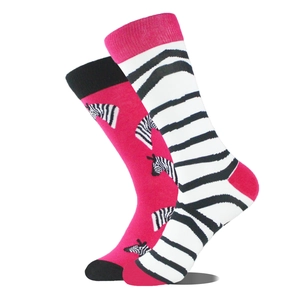 Chaussettes asymétriques créatives en coton rose et blanc avec motifs zébrés noirs