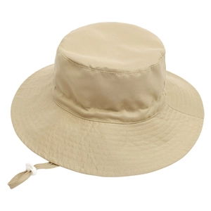 Dettaglio cappello sole kaki con cordino regolabile e cuciture rinforzate per bambini