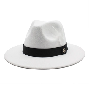 Chapeau fedora blanc en laine avec ruban noir et élégante plume décorative