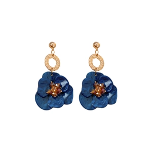Vintage style deep blue flower drop earrings with golden core and textured metal rings