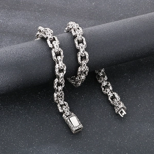 Vintage punk hammered texture square chain necklace with industrial square clasp
