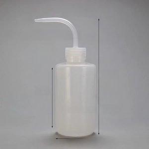 Detailed size chart for 150ml plastic wash bottle with 151mm height and 51mm diameter
