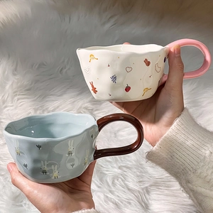 Handheld ceramic mugs with creative irregular shape and cute hand-painted animal patterns