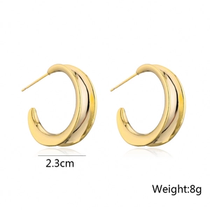 Polished 14K gold plated C-shape geometric earrings with 2.3cm diameter and 8g weight