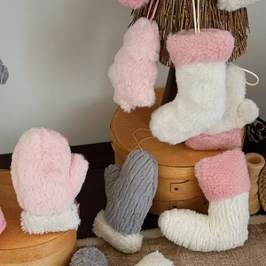 Décorations de Noël en peluche avec mitaines et bottes en fausse fourrure douce