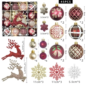 Dettaglio set 45 pezzi decorazioni natalizie con palline rosse e oro, fiocchi e renne