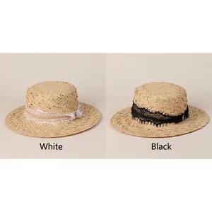 Chapeau de soleil en raphia pour femme avec bordure en dentelle en noir et blanc chic