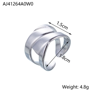 Technical dimensions of twisted hollow chain ring in silver stainless steel, weight 4.8g