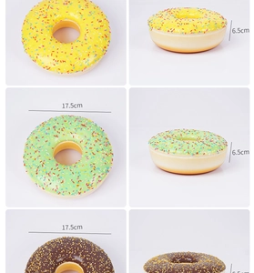 Viste dettagliate di ciambelle colorate antistress da 17,5 cm con misure e dettagli