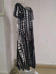 Abito lungo estivo da donna con stampa tie-dye, maniche corte e scollo rotondo