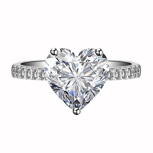 925 silver heart ring with brilliant zirconia stones in a classic prong setting