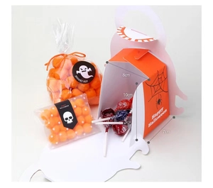Halloween gift box dimensions 10x8x7cm with spider web pattern and ghost stickers