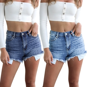 Short en jean femme à franges bleu foncé et moyen avec détails déchirés et taille haute